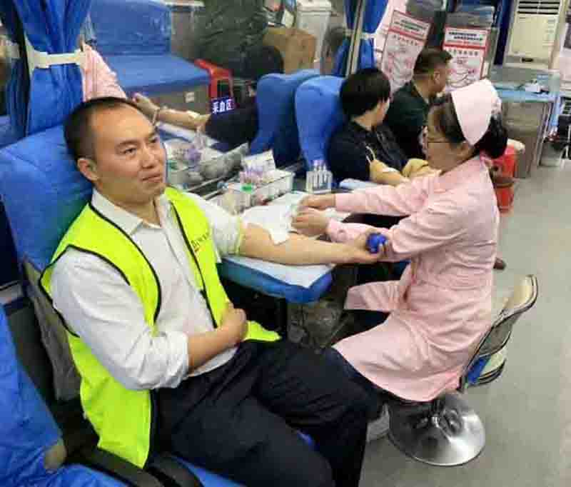 百投集團團委組織青年參加全市學雷鋒精神志愿者行動